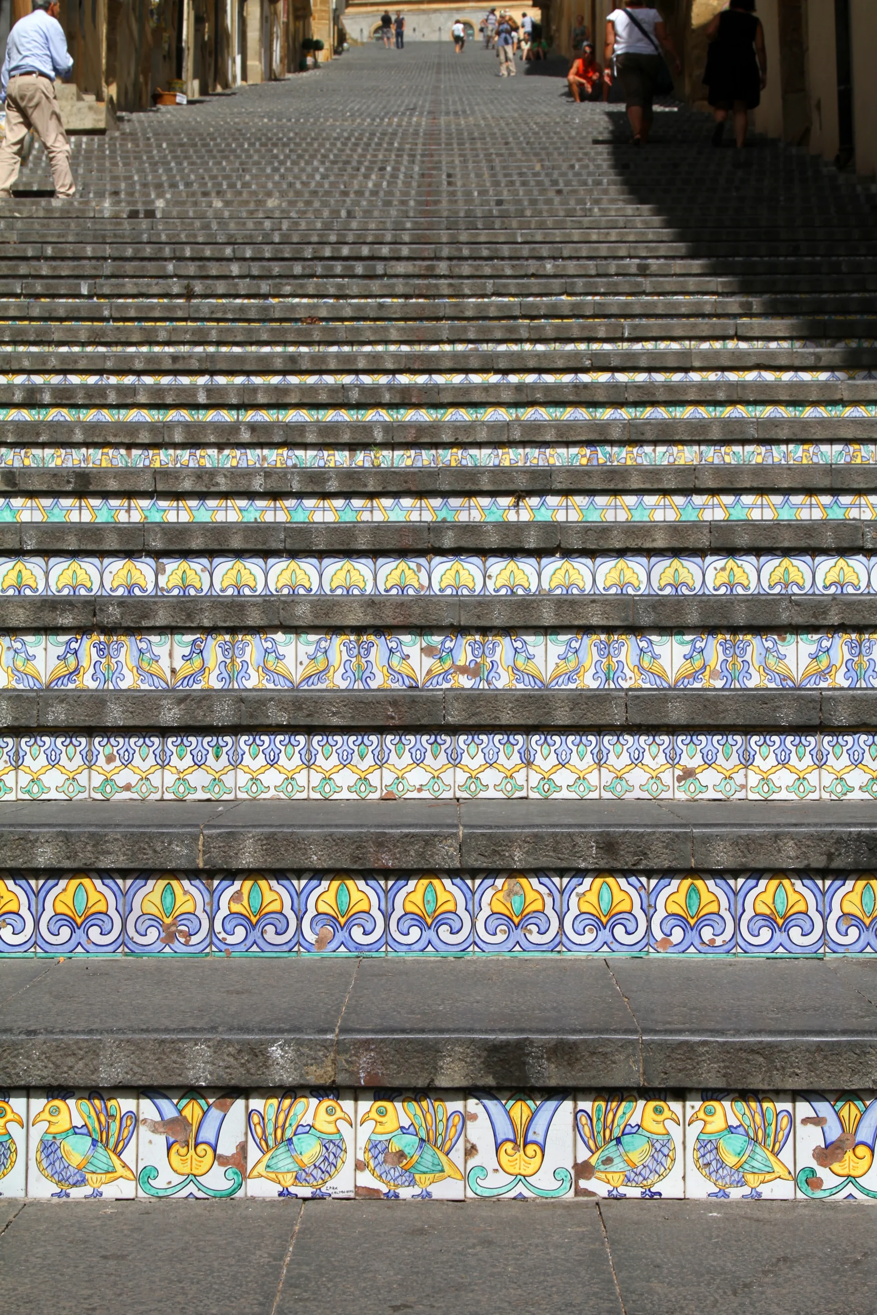 La maiolica siciliana: colori e sapienza artigiana